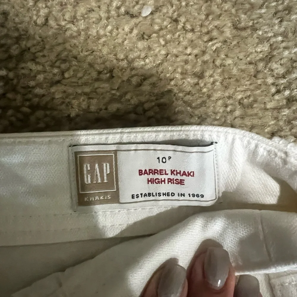 Gap Women's White Barrel Pant - Picture 4 of 4